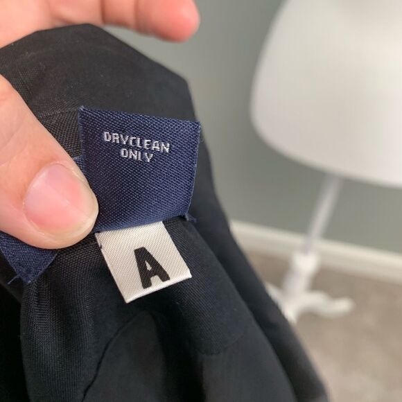 Ann Taylor 100% Silk Jacket, Size 6 - Picture 5 of 6